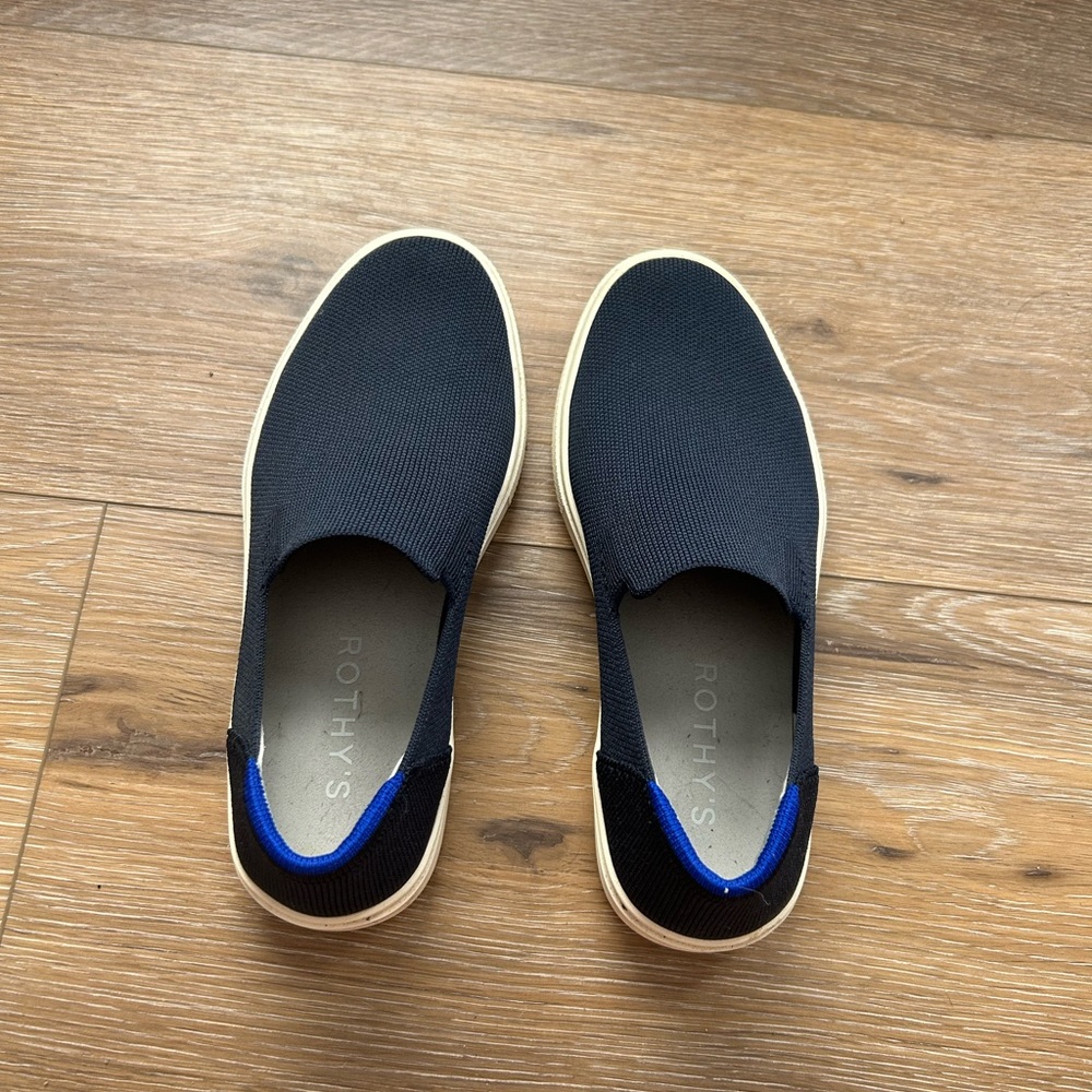 NWOT Rothy’s Navy slip-on size 8